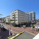 22-32-Nielsen-Am-Stranduebergang